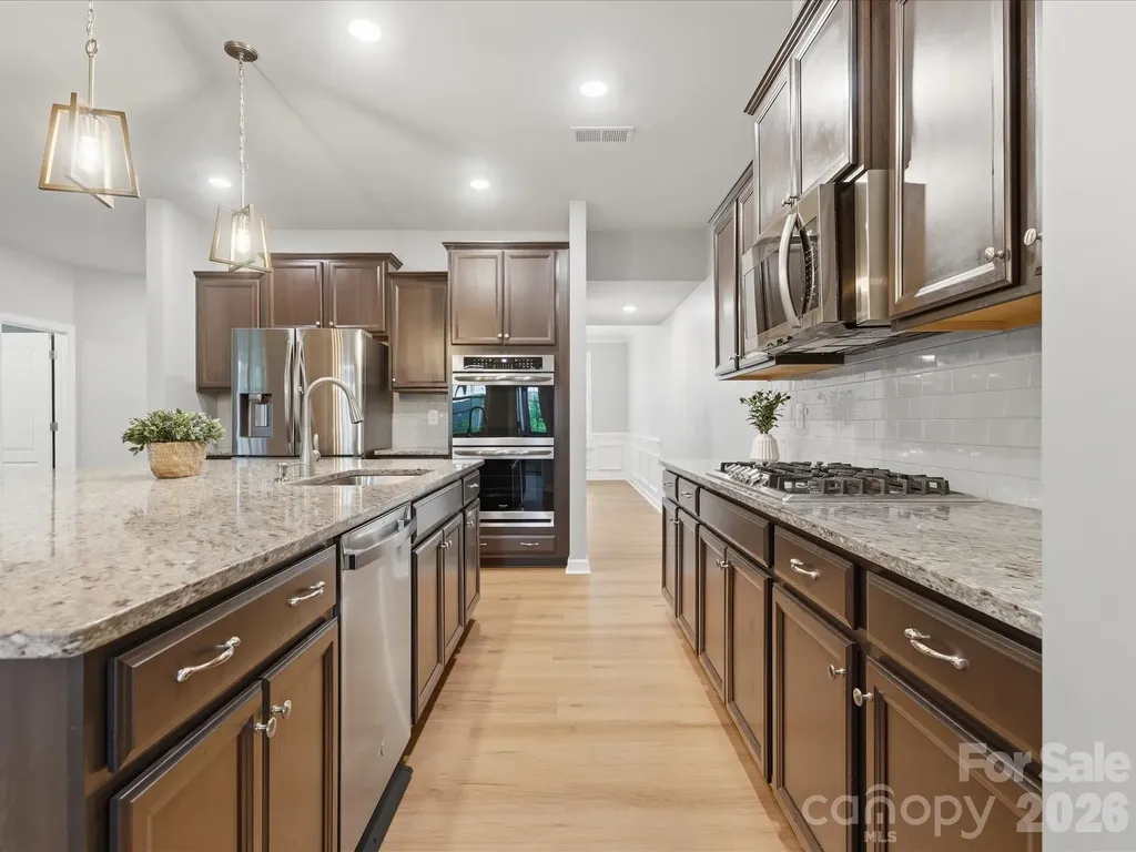 2016 Linn Cove Waxhaw NC 28173