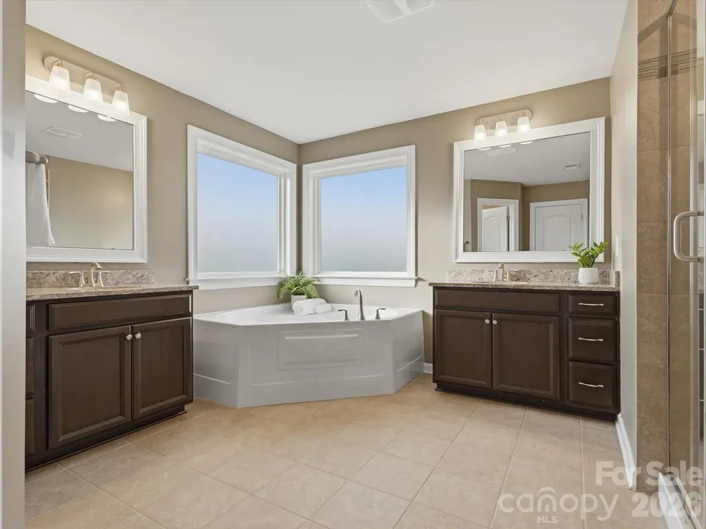 2016 Linn Cove Waxhaw NC 28173
