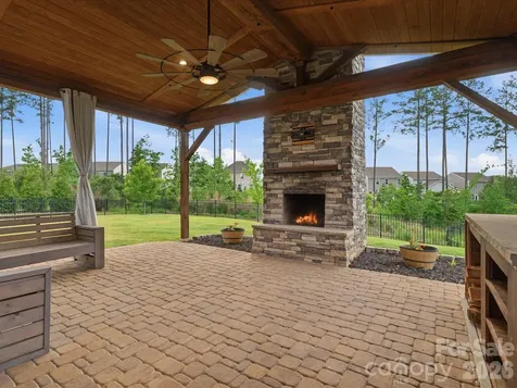 2016 Linn Cove Waxhaw NC 28173