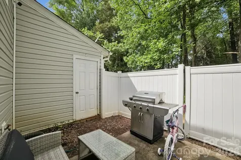 5427 Kimmerly Woods Drive Charlotte NC 28215
