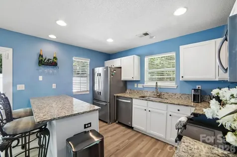 5427 Kimmerly Woods Drive Charlotte NC 28215