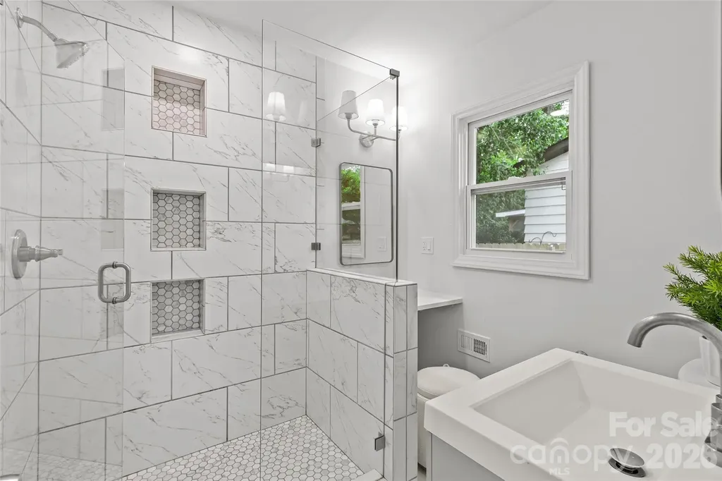 1915 Birchcrest Drive Charlotte NC 28205