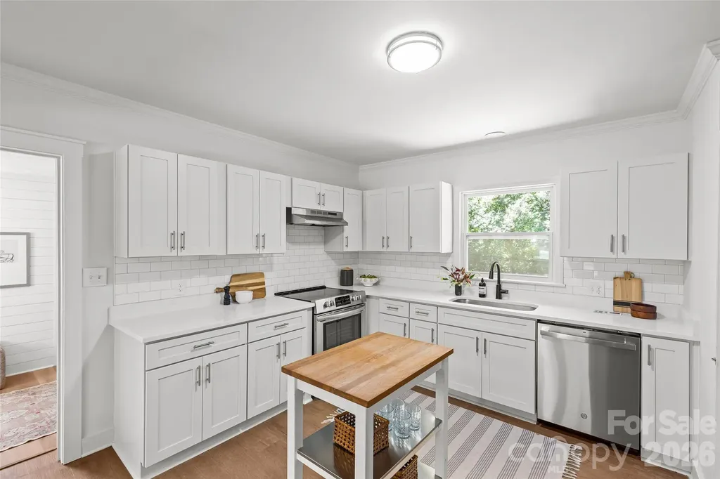 1915 Birchcrest Drive Charlotte NC 28205