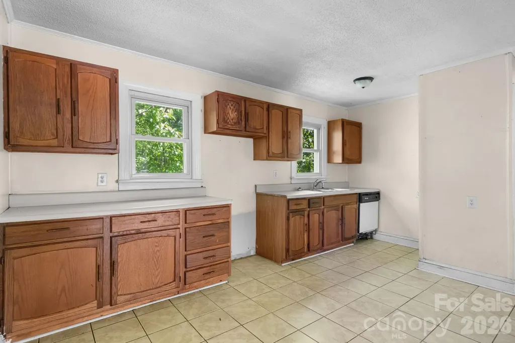 722 E F Street Newton NC 28658