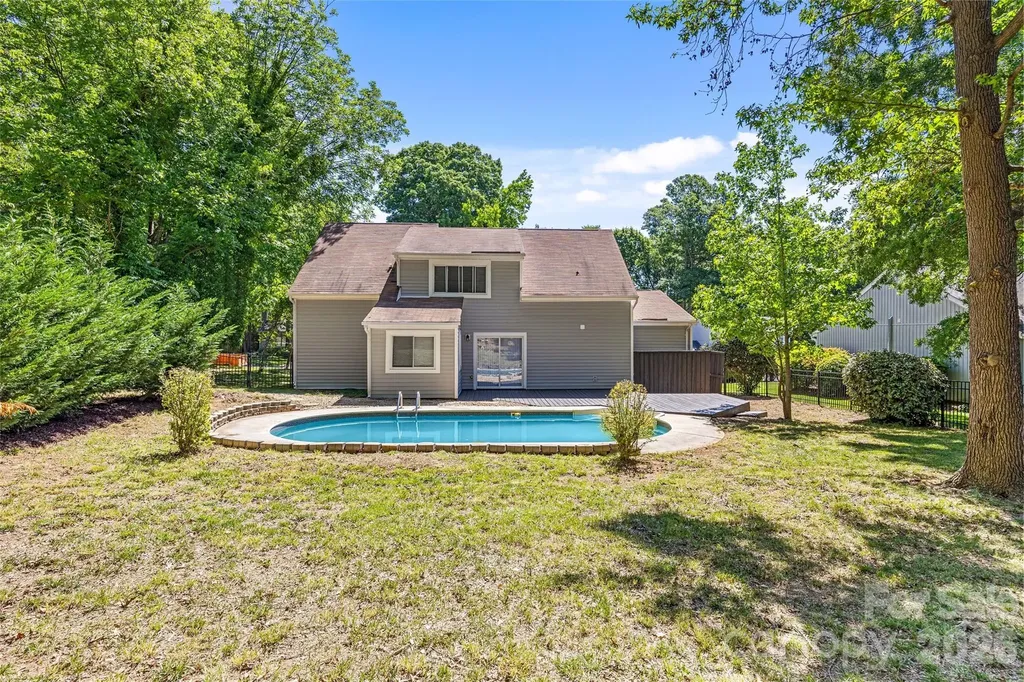 9526 Fairway Ridge Road Charlotte NC 28277