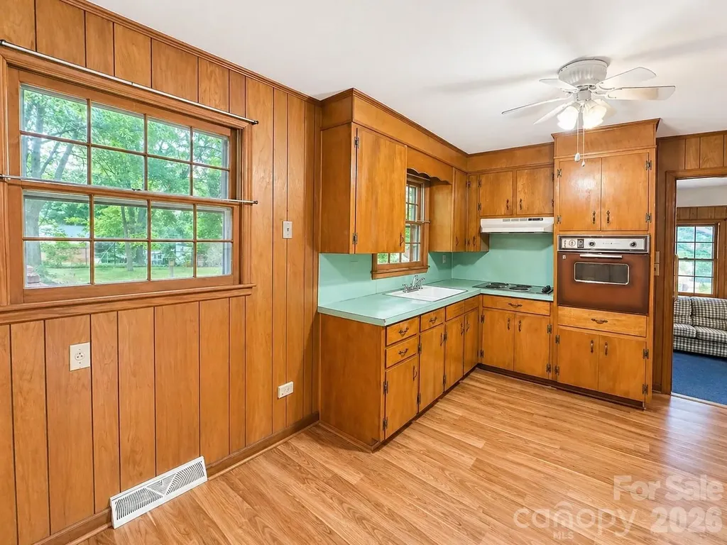 406 E L Street Newton NC 28658