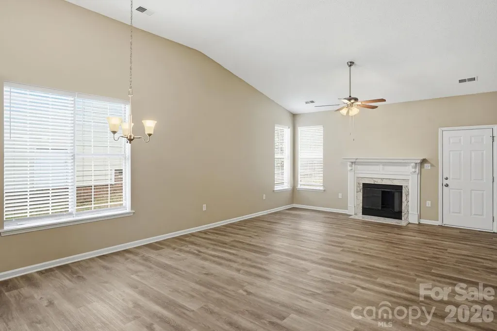 7200 Daerwood Place Charlotte NC 28215