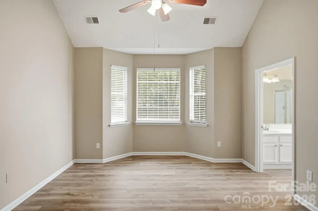 7200 Daerwood Place Charlotte NC 28215