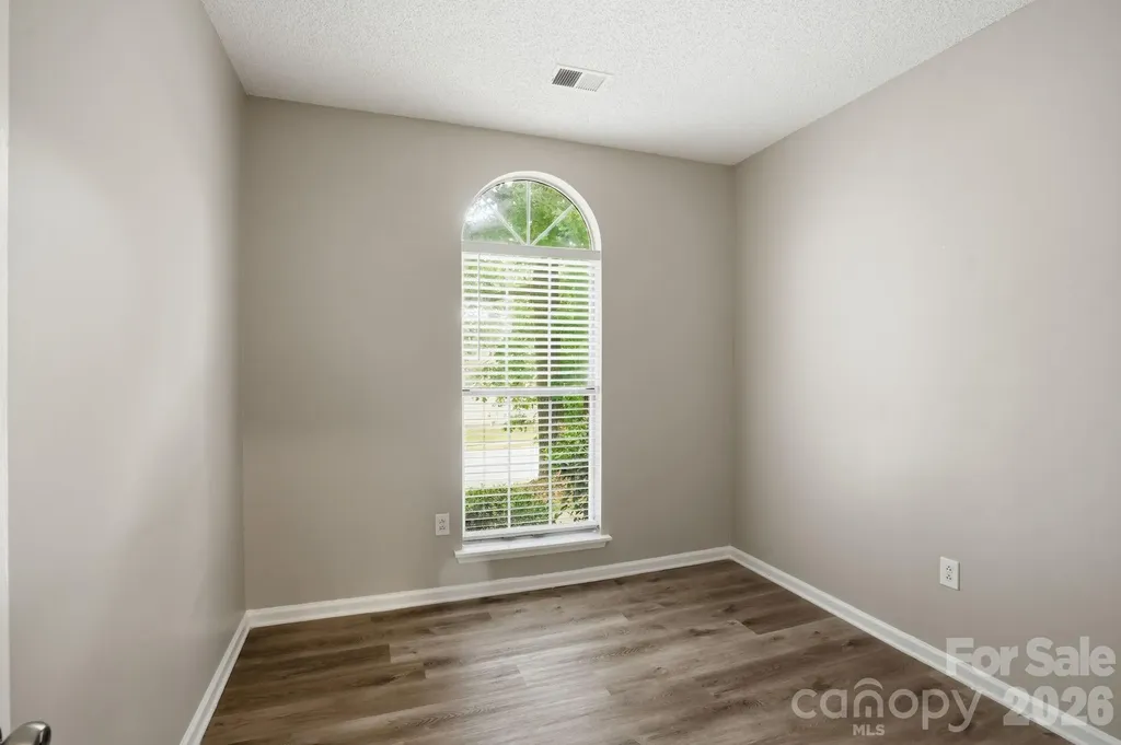 7200 Daerwood Place Charlotte NC 28215