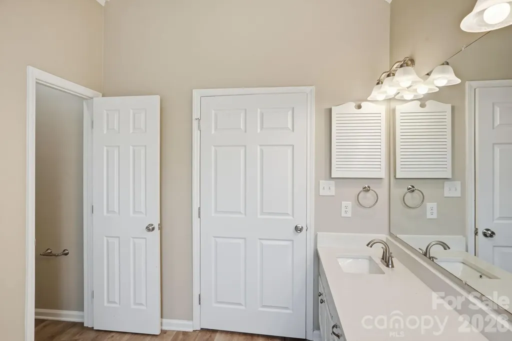 7200 Daerwood Place Charlotte NC 28215