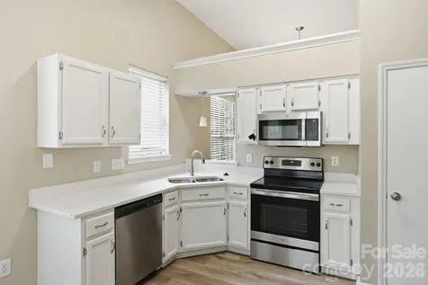 7200 Daerwood Place Charlotte NC 28215