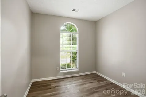 7200 Daerwood Place Charlotte NC 28215
