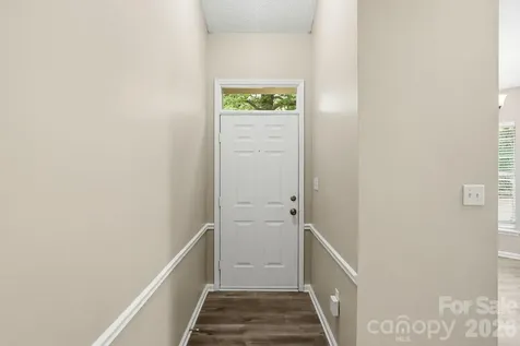 7200 Daerwood Place Charlotte NC 28215