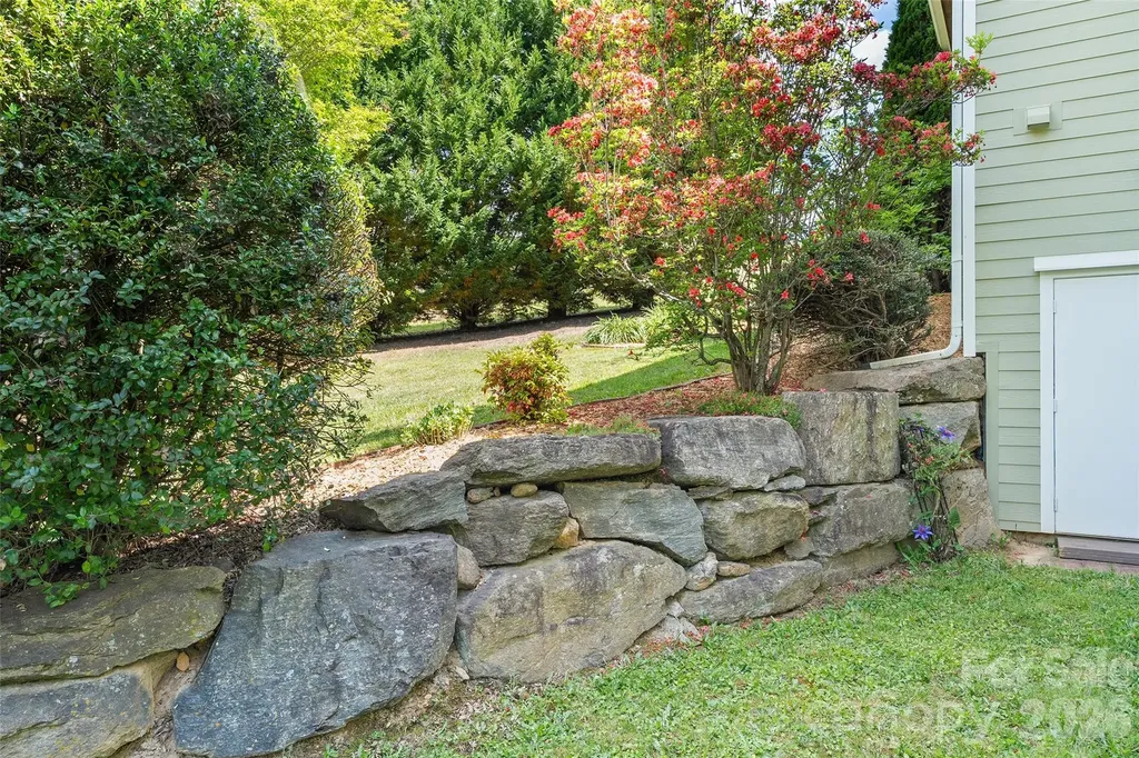 136 Mystic Way Canton NC 28716