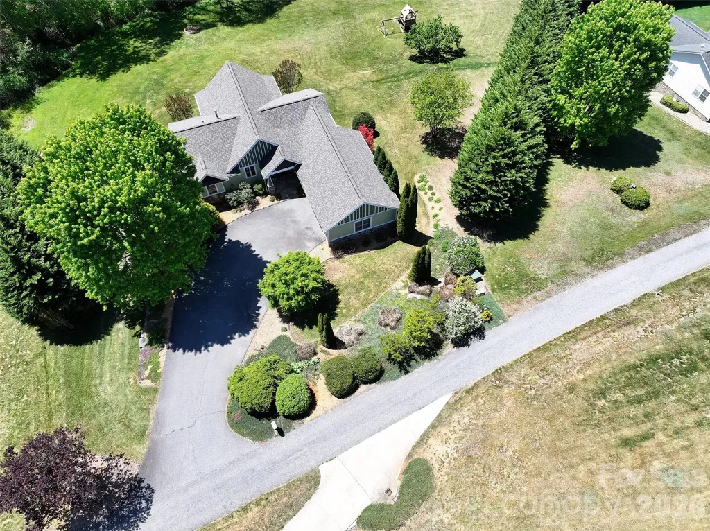 136 Mystic Way Canton NC 28716