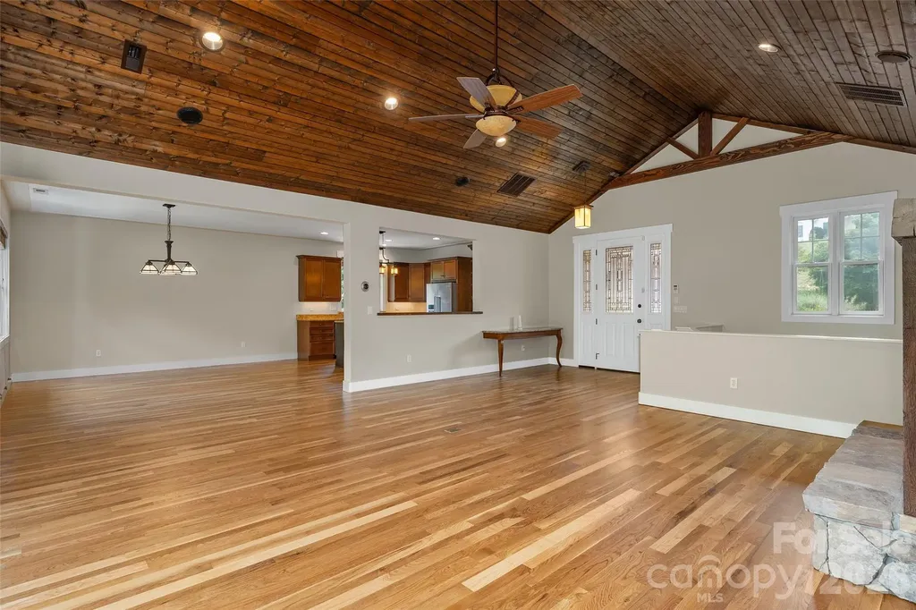 136 Mystic Way Canton NC 28716