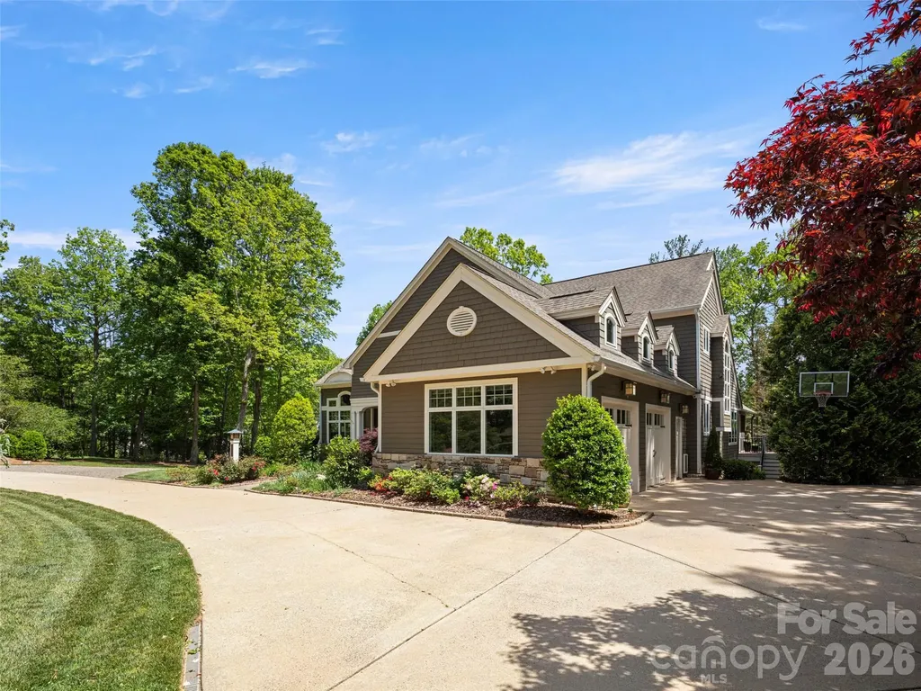 701 Baneberry Court Asheville NC 28803
