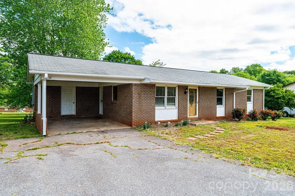 3886 Clay Street Claremont NC 28610