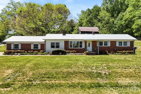 18 Hilda Lane Mills River NC 28759