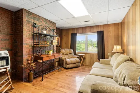 18 Hilda Lane Mills River NC 28759