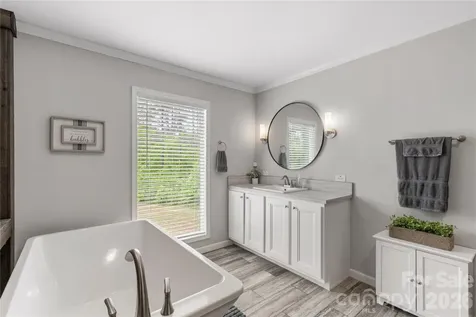412 Mullinax Circle Blacksburg SC 29702