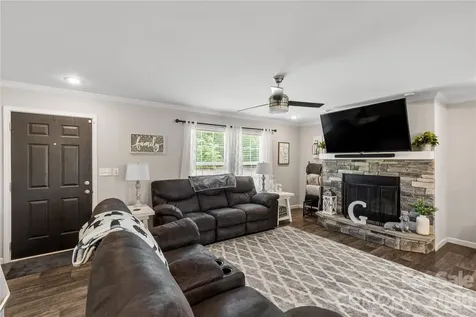 412 Mullinax Circle Blacksburg SC 29702