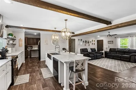 412 Mullinax Circle Blacksburg SC 29702