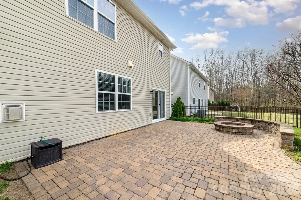 7922 Kelburn Lane Charlotte NC 28273