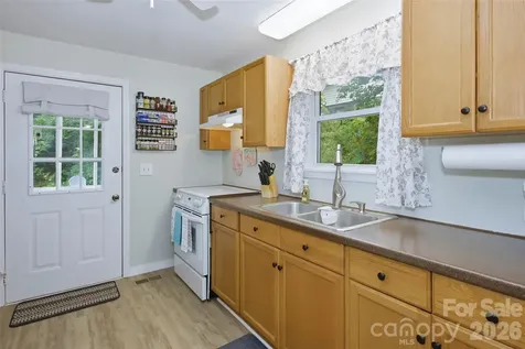83 E View Street Marion NC 28752