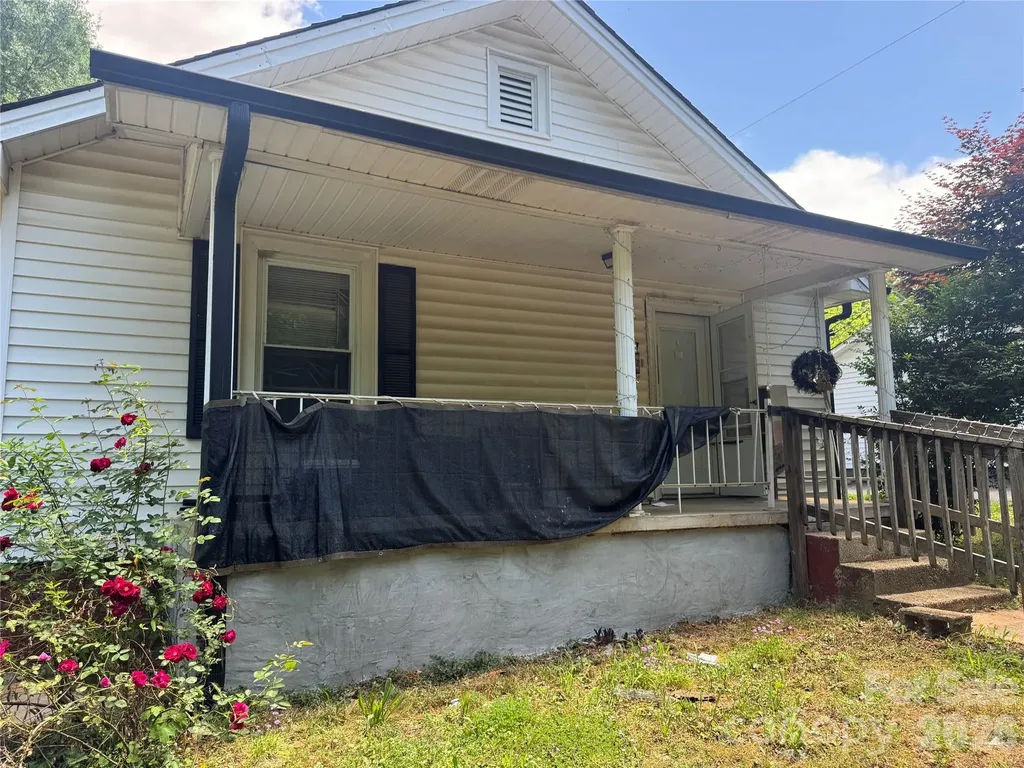 38 Stowe Street Lowell NC 28098