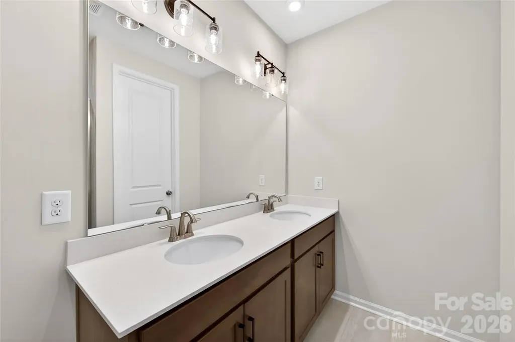 6025 Longar Lane Charlotte NC 28269