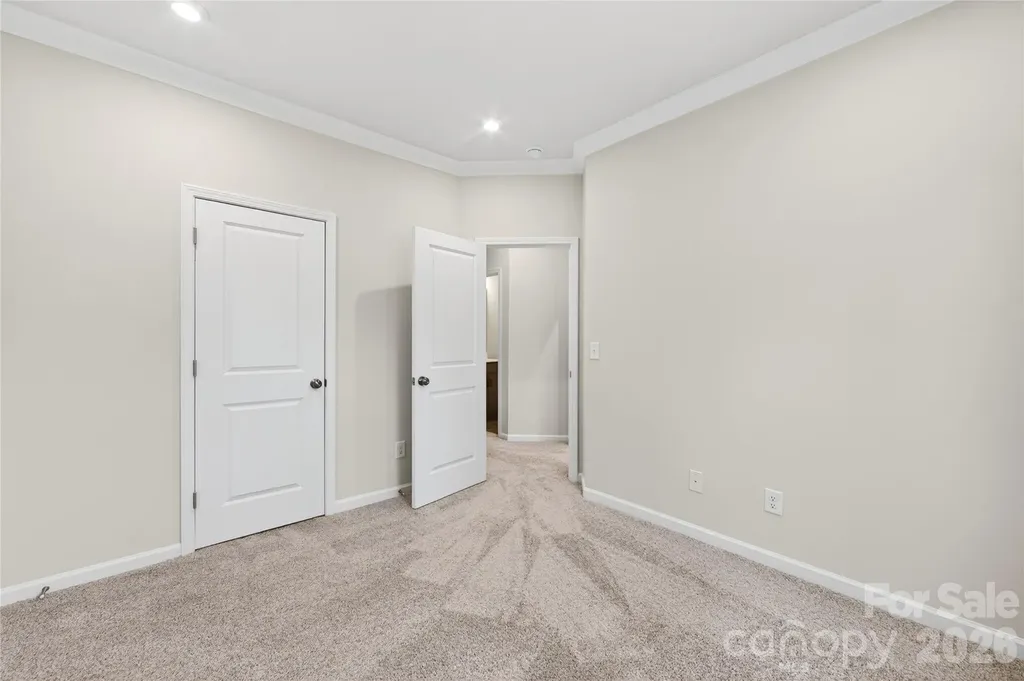 6025 Longar Lane Charlotte NC 28269