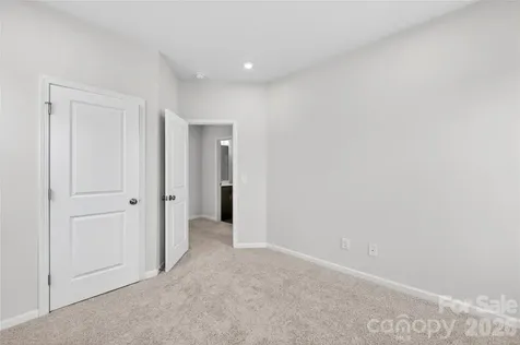 6021 Longar Lane Charlotte NC 28269