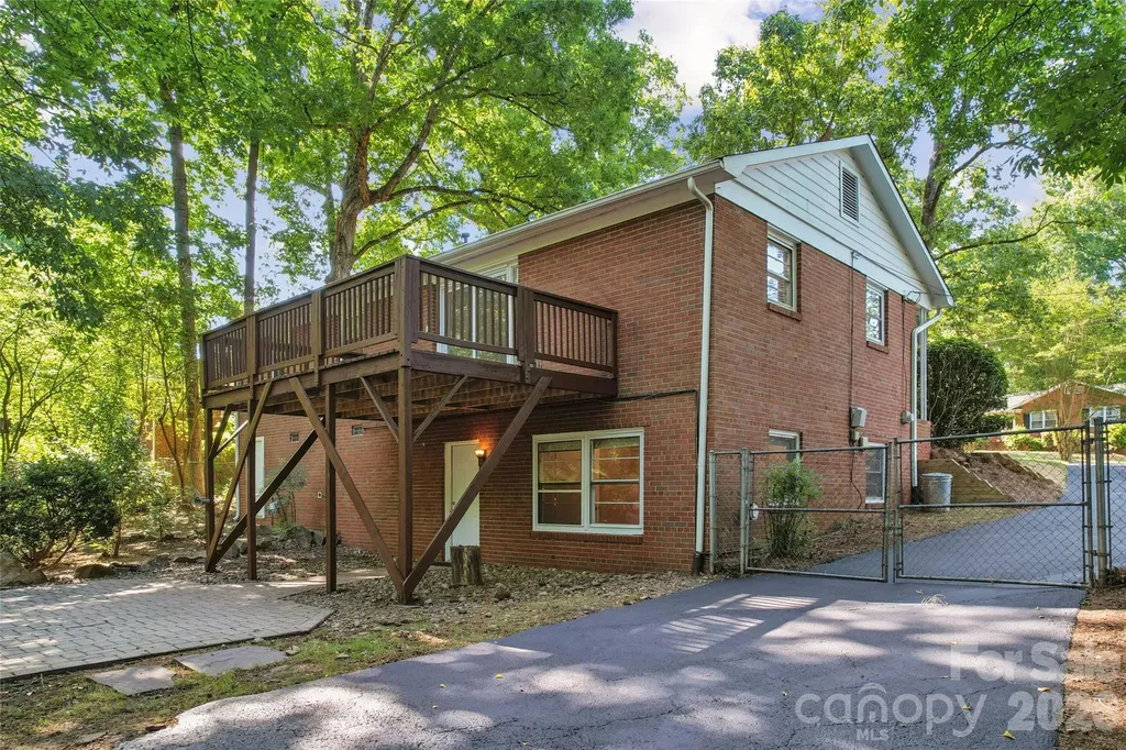2227 Wensley Drive Charlotte NC 28210
