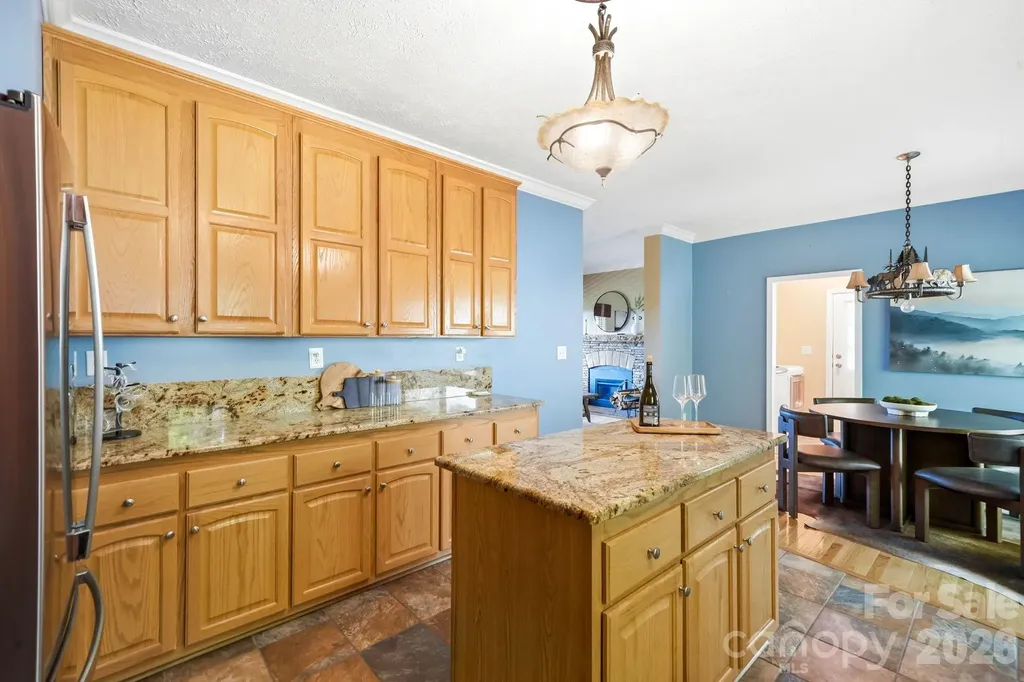 394 Hummingbird Lane Elk Park NC 28622