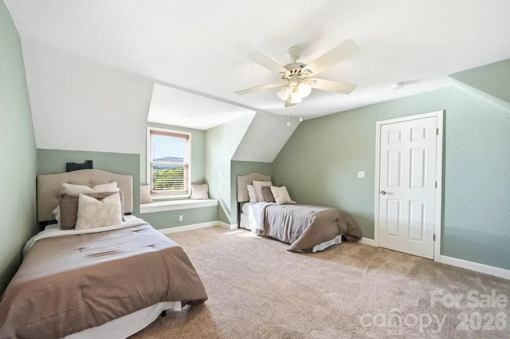 394 Hummingbird Lane Elk Park NC 28622
