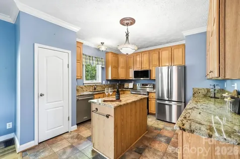394 Hummingbird Lane Elk Park NC 28622