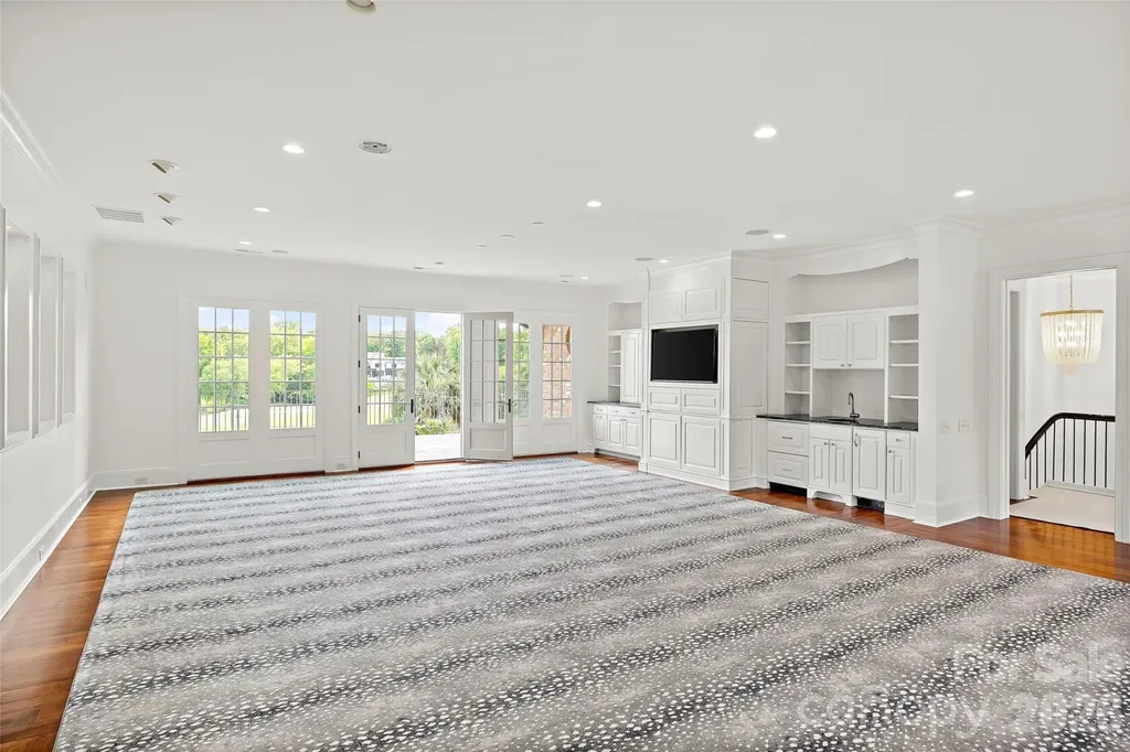 4536 Parview Drive N Charlotte NC 28226