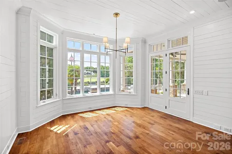 4536 Parview Drive N Charlotte NC 28226