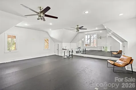 4536 Parview Drive N Charlotte NC 28226