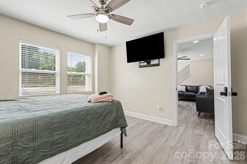 3816 Freedom Drive Charlotte NC 28208