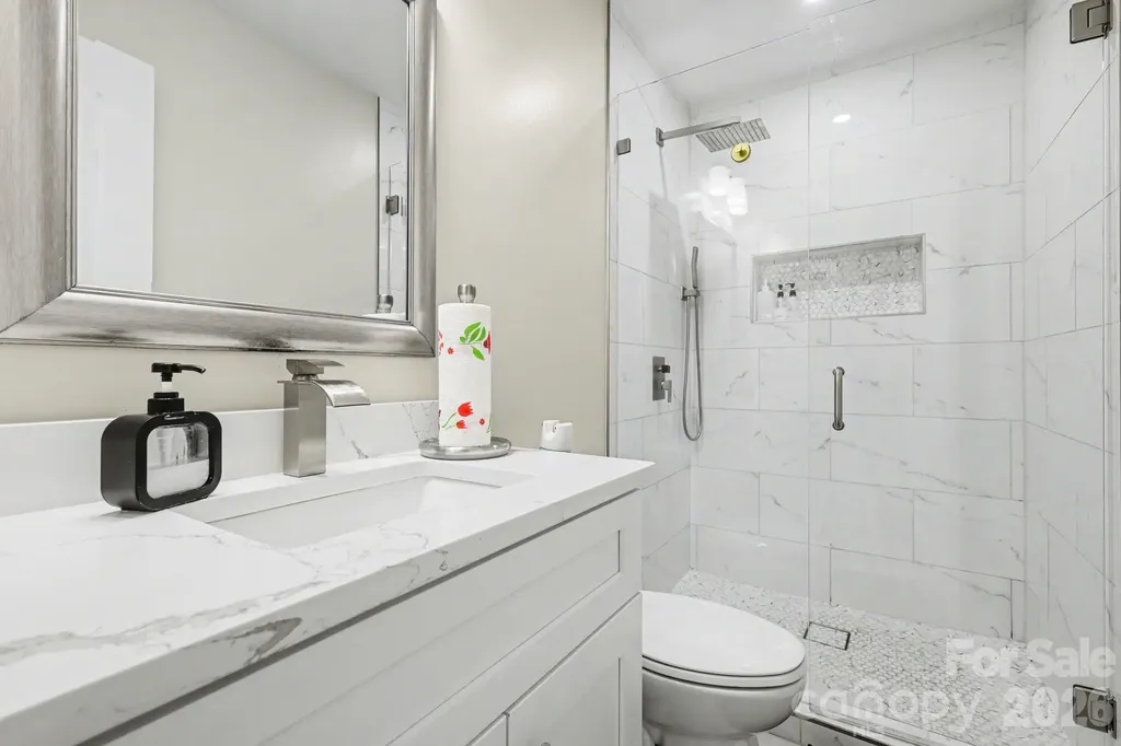 3816 Freedom Drive Charlotte NC 28208