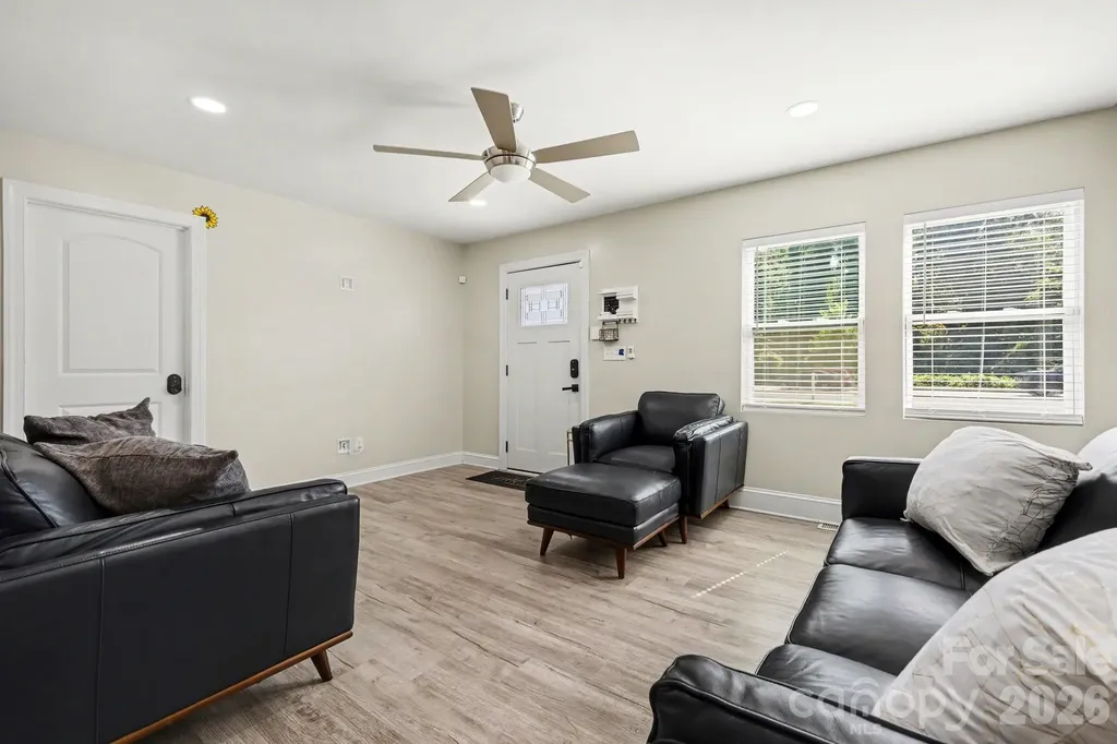 3816 Freedom Drive Charlotte NC 28208