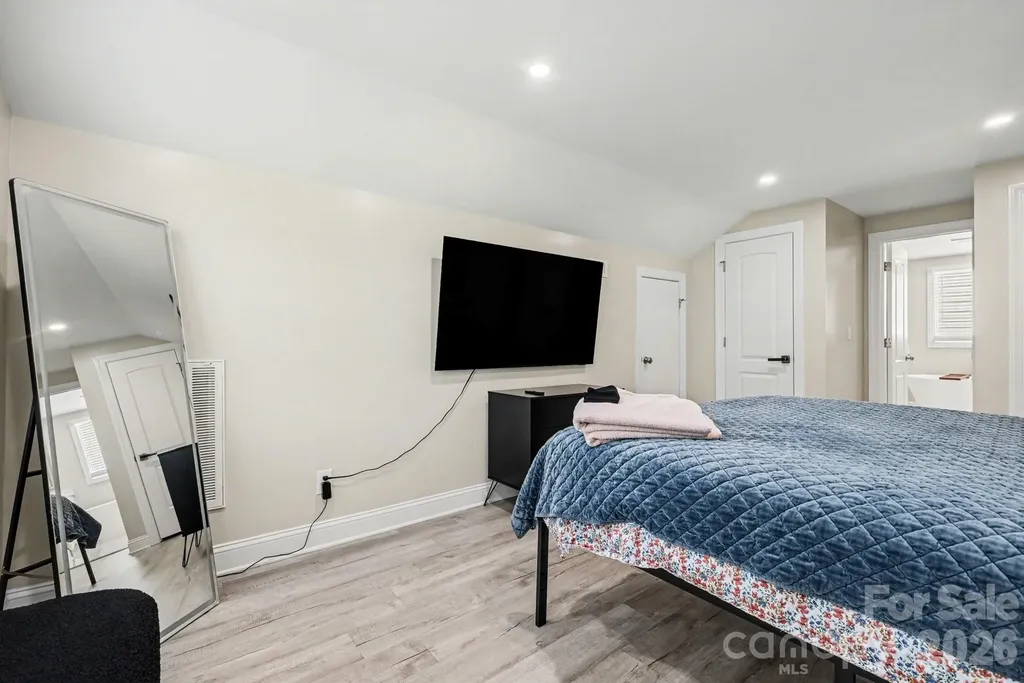 3816 Freedom Drive Charlotte NC 28208