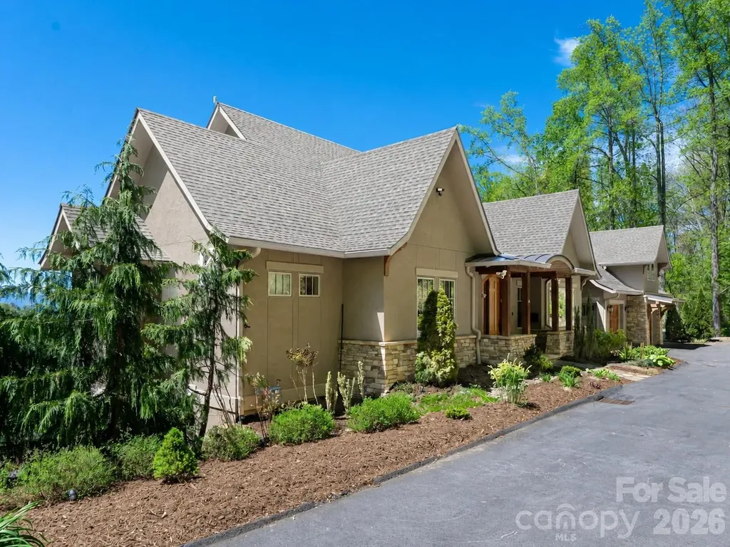 32 Timberwolf Court Asheville NC 28804