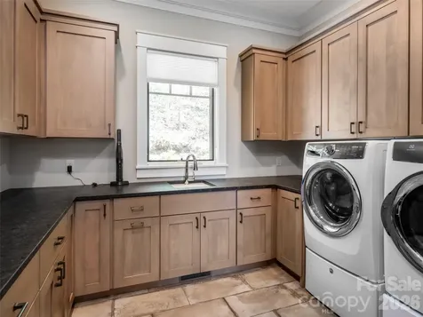 32 Timberwolf Court Asheville NC 28804