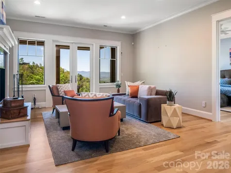 32 Timberwolf Court Asheville NC 28804