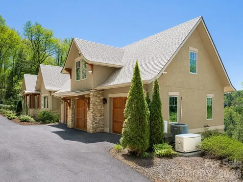 32 Timberwolf Court Asheville NC 28804