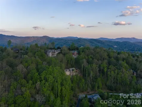 32 Timberwolf Court Asheville NC 28804
