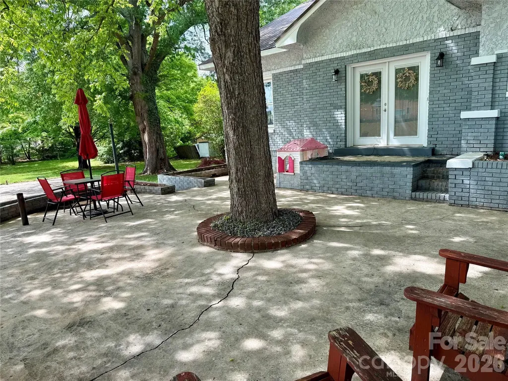 2709 N Main Avenue Newton NC 28658